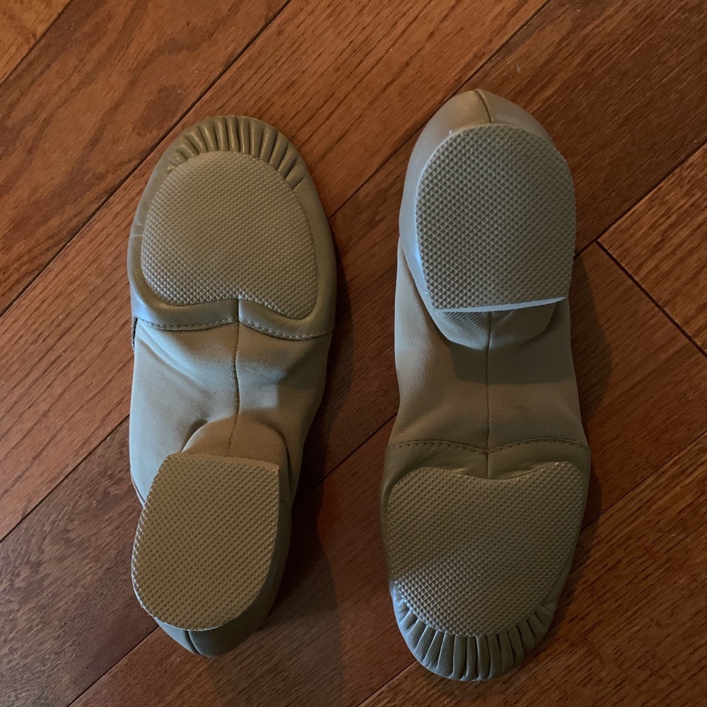 Bloch tan neo-flex dance shoes - never worn